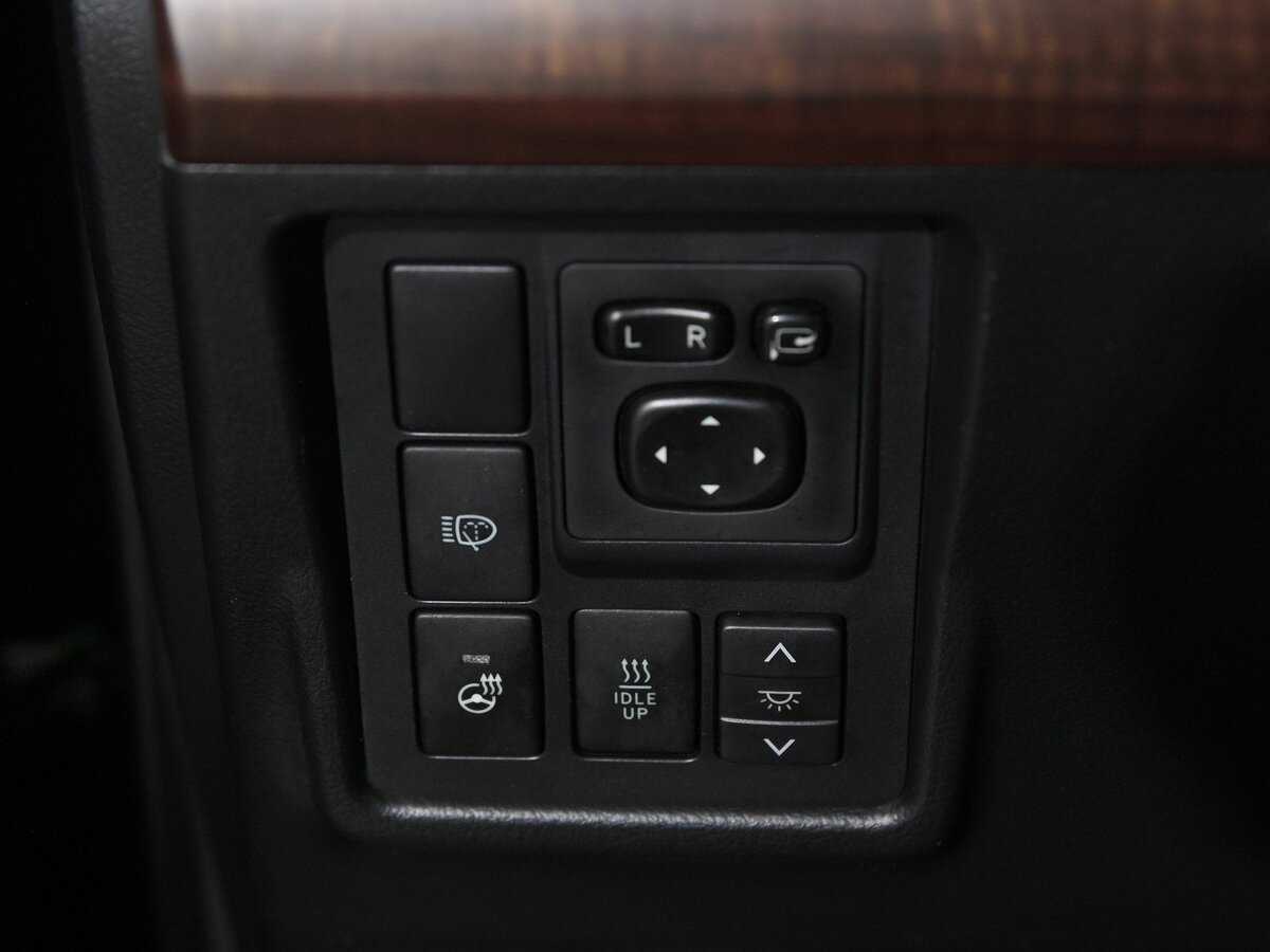 Toyota Land Cruiser Prado 2017 года с пробегом. Фото: #17