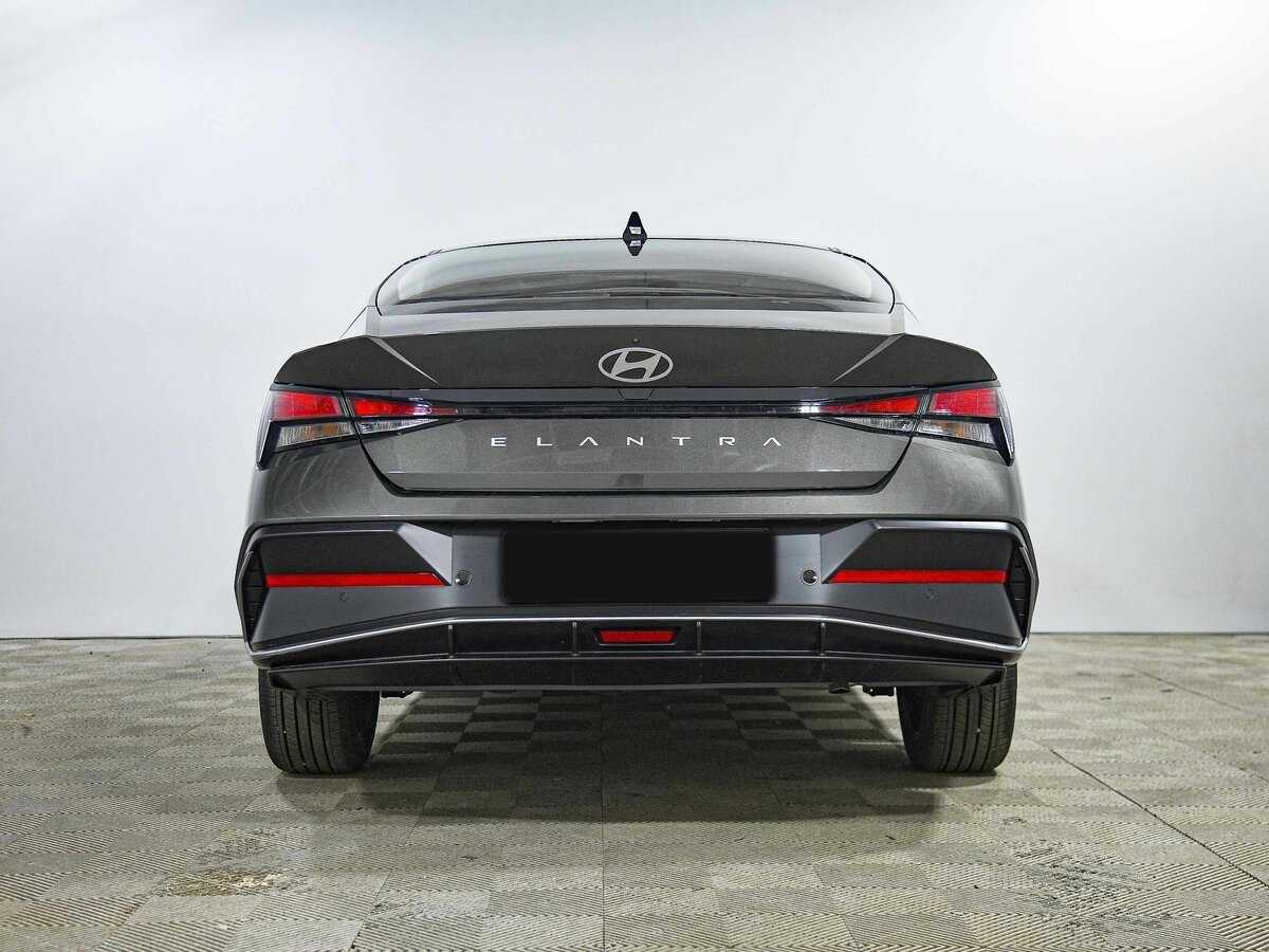 Hyundai Elantra 2023 года с пробегом. Фото: #4