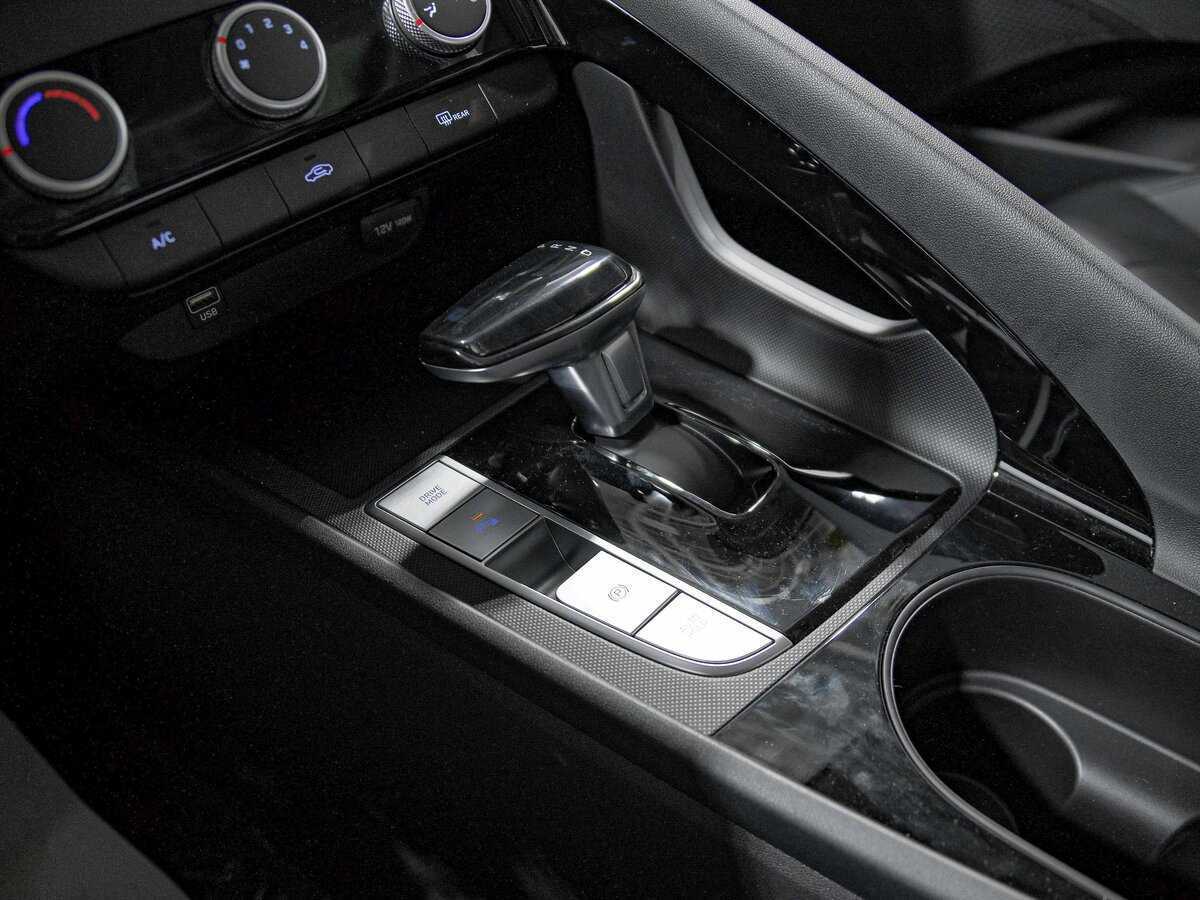 Hyundai Elantra 2023 года с пробегом. Фото: #11