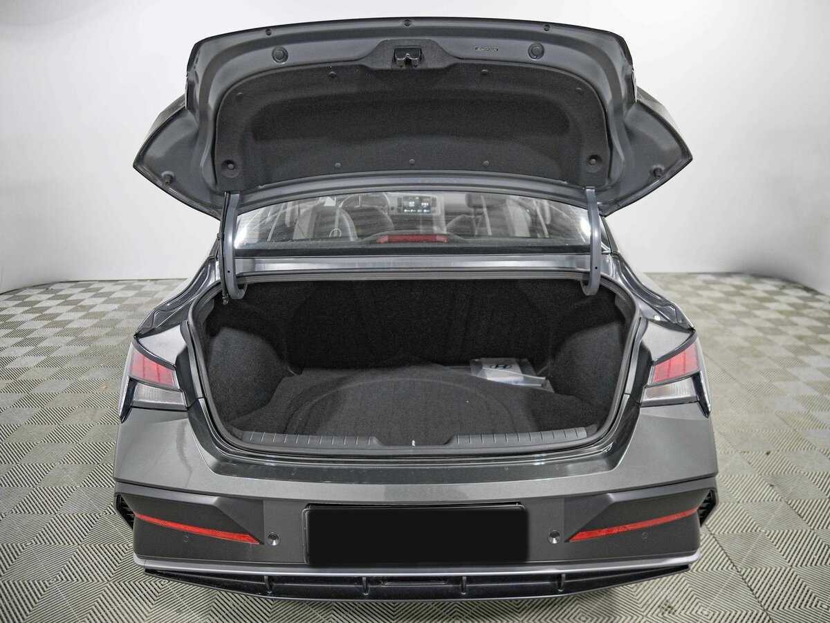 Hyundai Elantra 2023 года с пробегом. Фото: #16