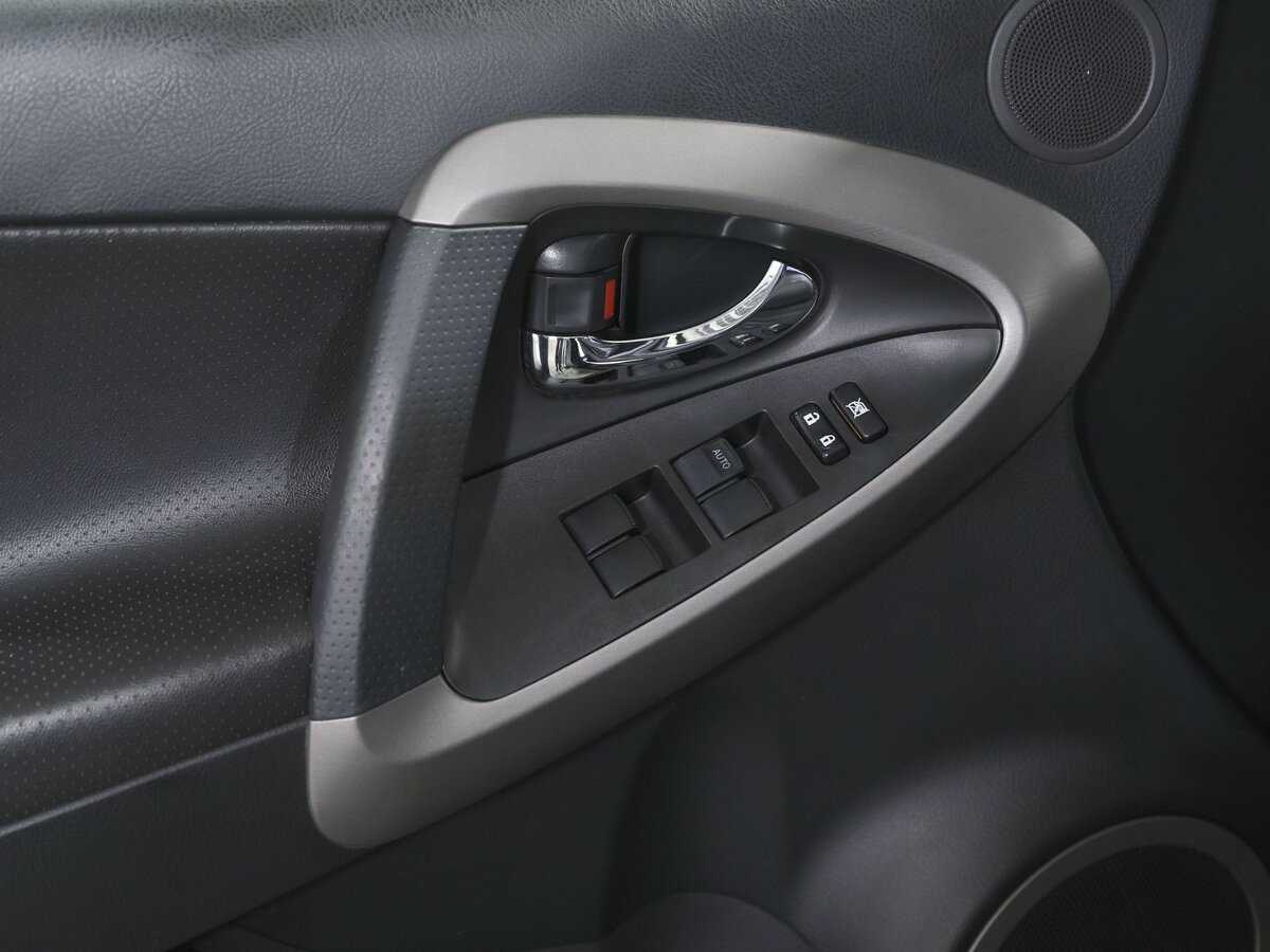 Toyota RAV4 2008 года с пробегом. Фото: #16