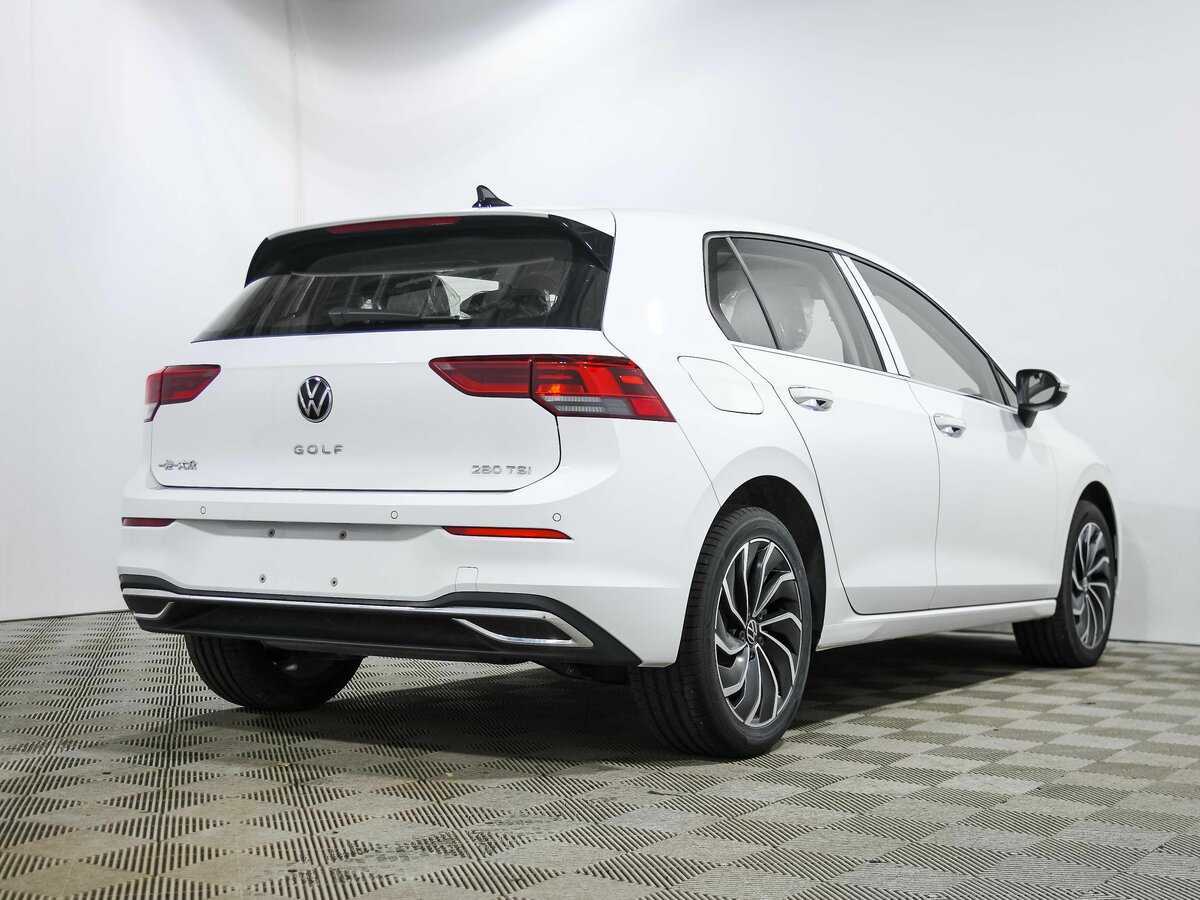 Volkswagen Golf 2024 года с пробегом. Фото: #2