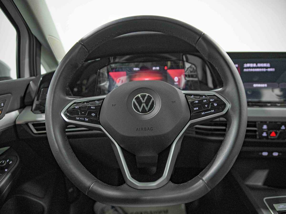 Volkswagen Golf 2024 года с пробегом. Фото: #6