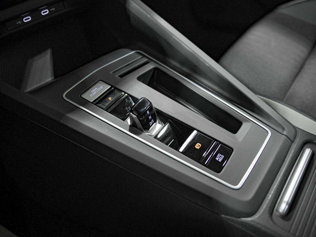 Volkswagen Golf 2024 года с пробегом. Фото: #9