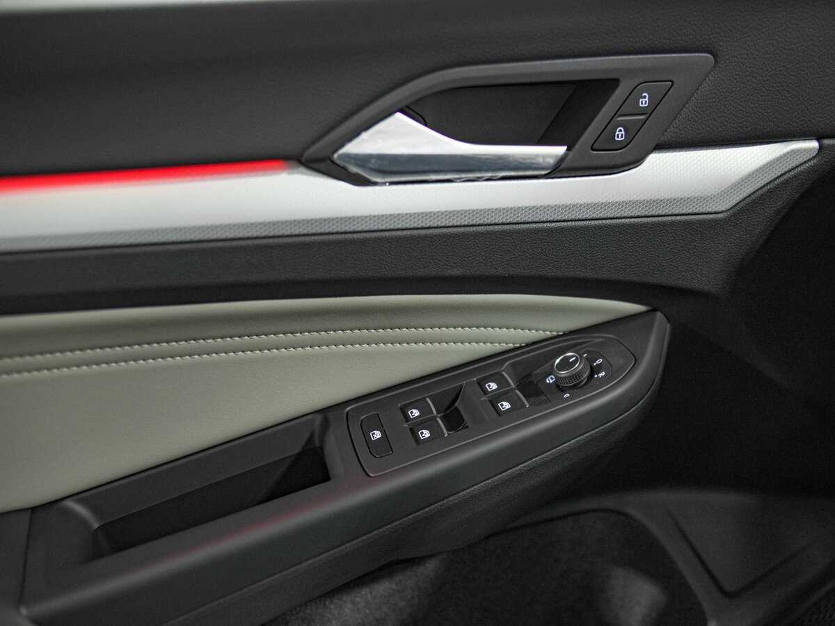 Volkswagen Golf 2024 года с пробегом. Фото: #10