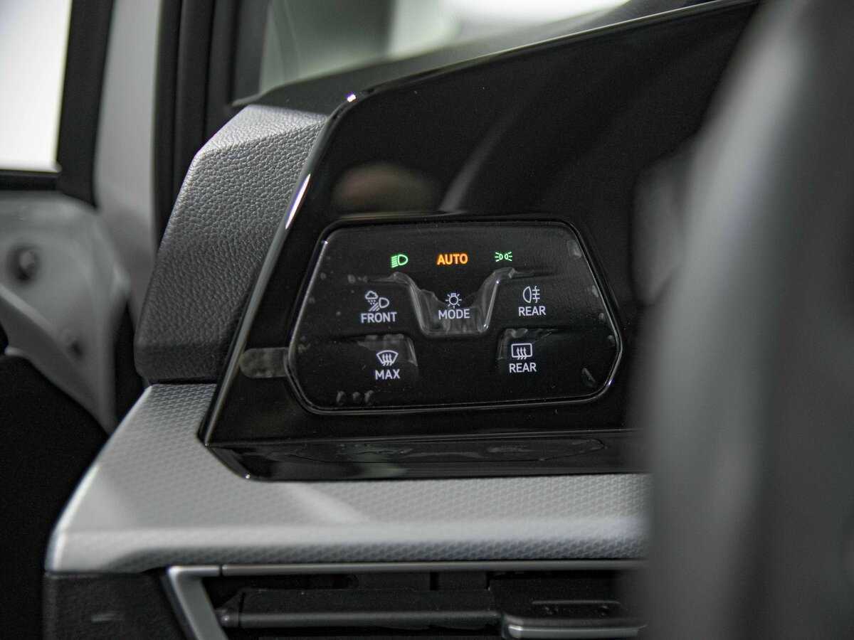 Volkswagen Golf 2024 года с пробегом. Фото: #11