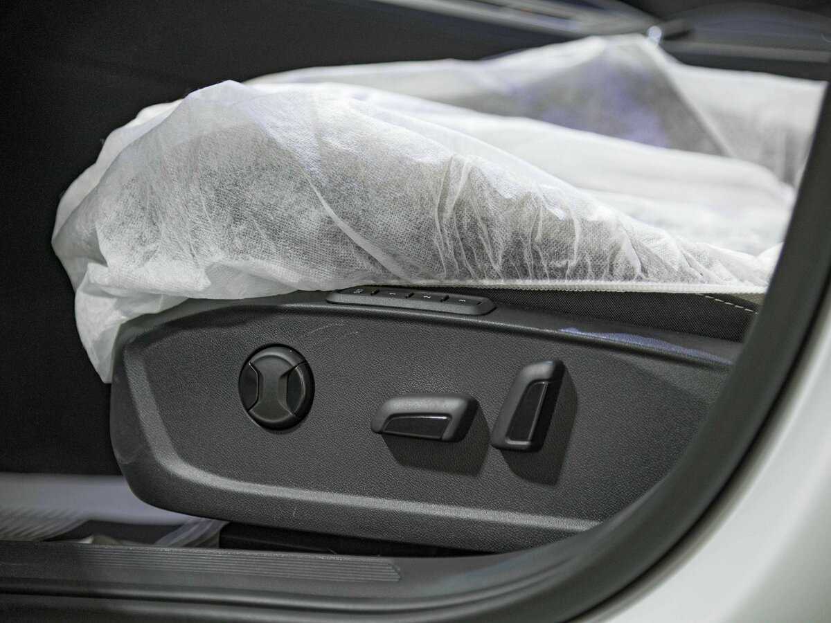 Volkswagen Golf 2024 года с пробегом. Фото: #12