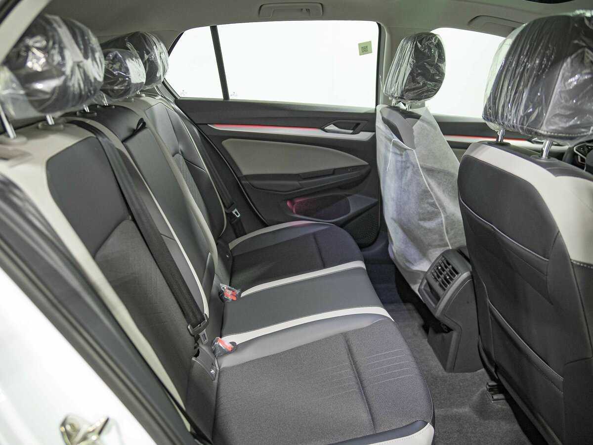 Volkswagen Golf 2024 года с пробегом. Фото: #13