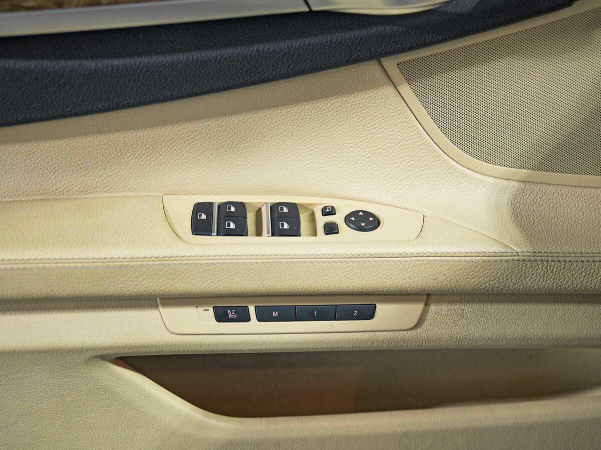 BMW 7 серии 2011 года с пробегом. Фото: #11