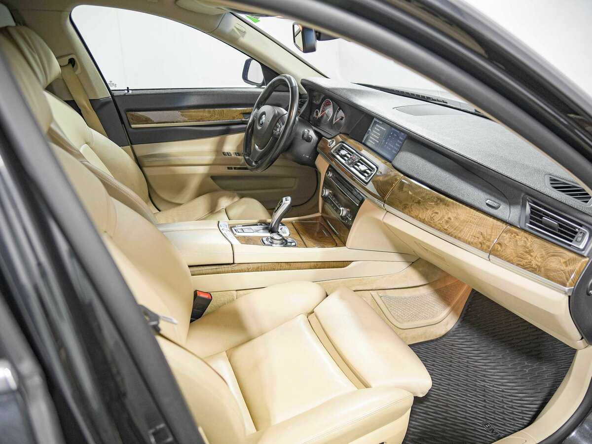 BMW 7 серии 2011 года с пробегом. Фото: #17