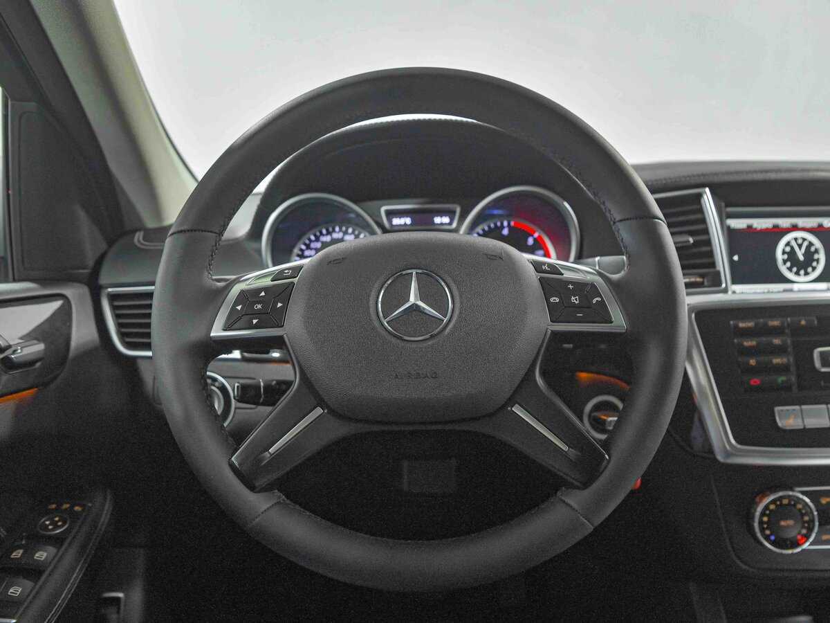 Mercedes-Benz GL-Класс 2015 года с пробегом. Фото: #7