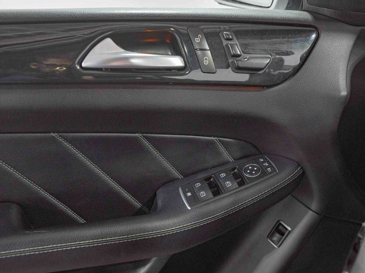 Mercedes-Benz GL-Класс 2015 года с пробегом. Фото: #12