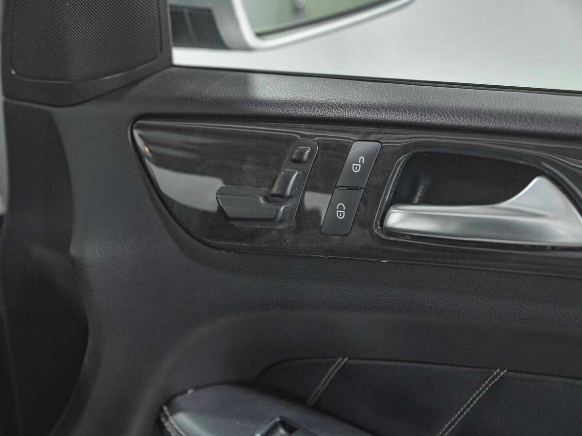 Mercedes-Benz GL-Класс 2015 года с пробегом. Фото: #21