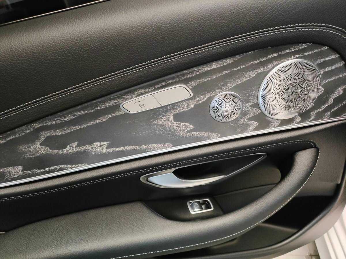 Mercedes-Benz E-Класс 2020 года с пробегом. Фото: #18