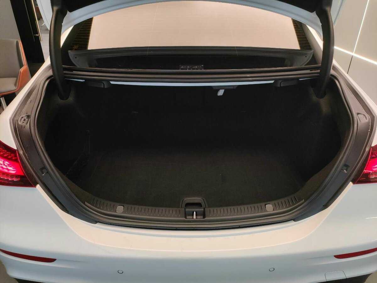 Mercedes-Benz E-Класс 2020 года с пробегом. Фото: #24