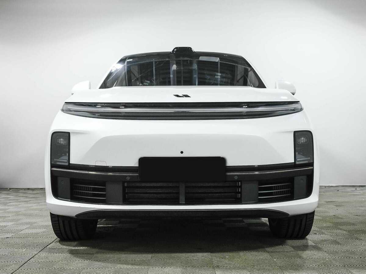 LiXiang L7 2024 года с пробегом. Фото: #1