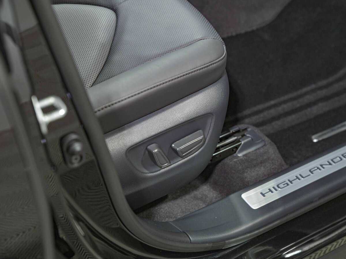 Toyota Highlander 2024 года с пробегом. Фото: #18