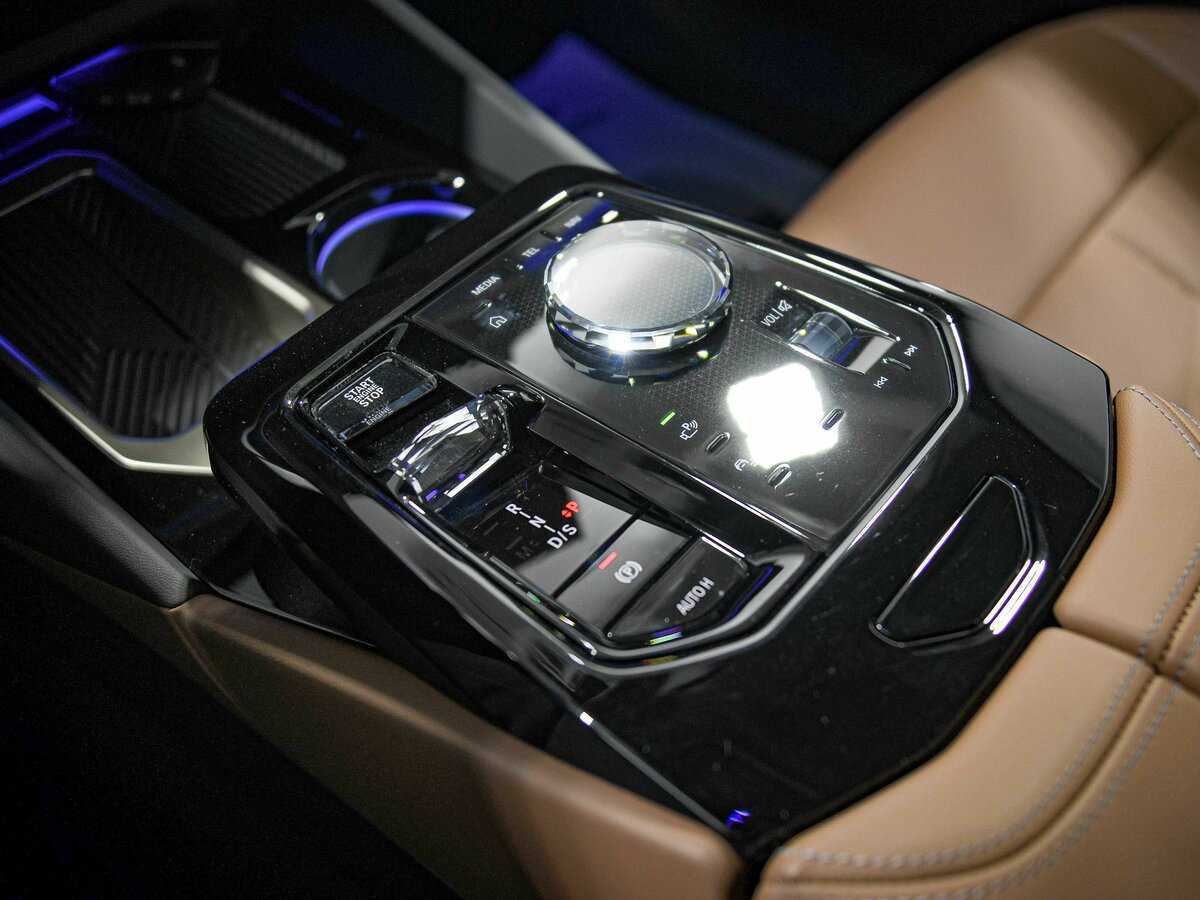 BMW 5 серии 2024 года с пробегом. Фото: #14