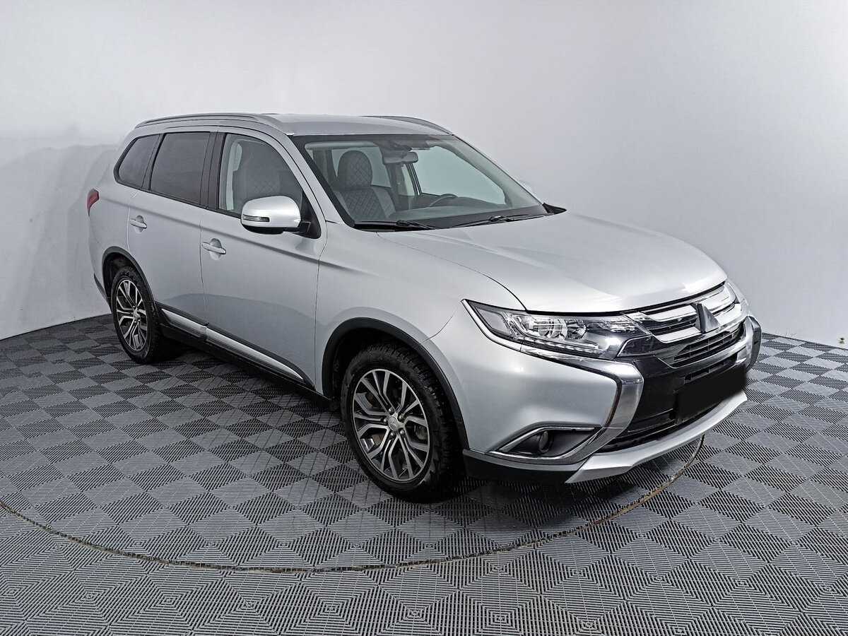 Mitsubishi Outlander 2018 года с пробегом. Фото: #2