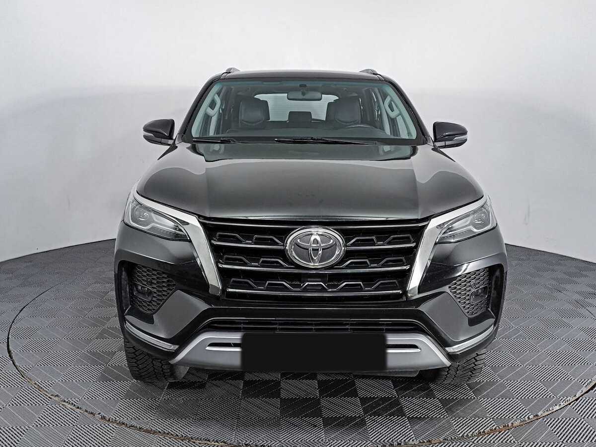 Toyota Fortuner 2020 года с пробегом. Фото: #1