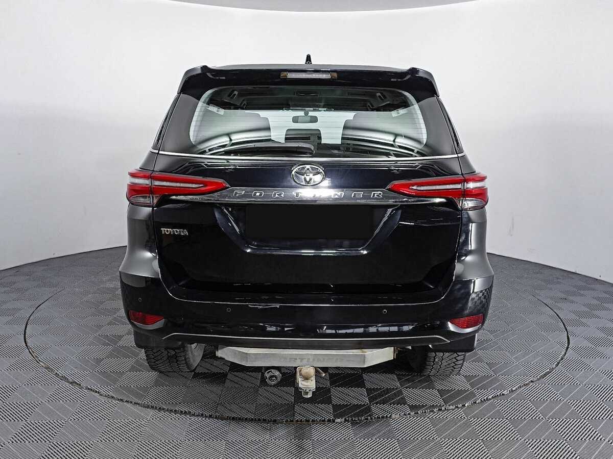 Toyota Fortuner 2020 года с пробегом. Фото: #4