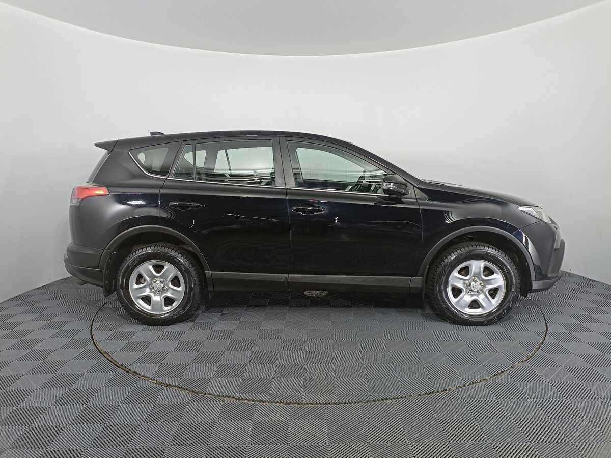 Toyota RAV4 2019 года с пробегом. Фото: #3