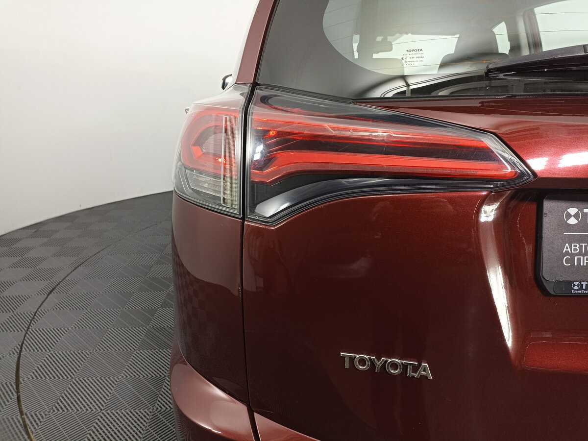 Toyota RAV4 2018 года с пробегом. Фото: #8