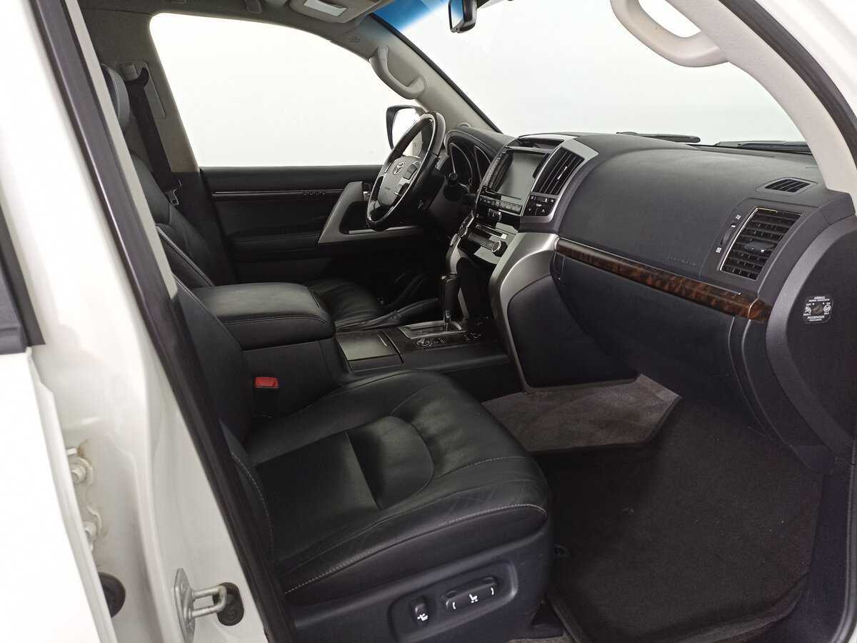 Toyota Land Cruiser 2015 года с пробегом. Фото: #10