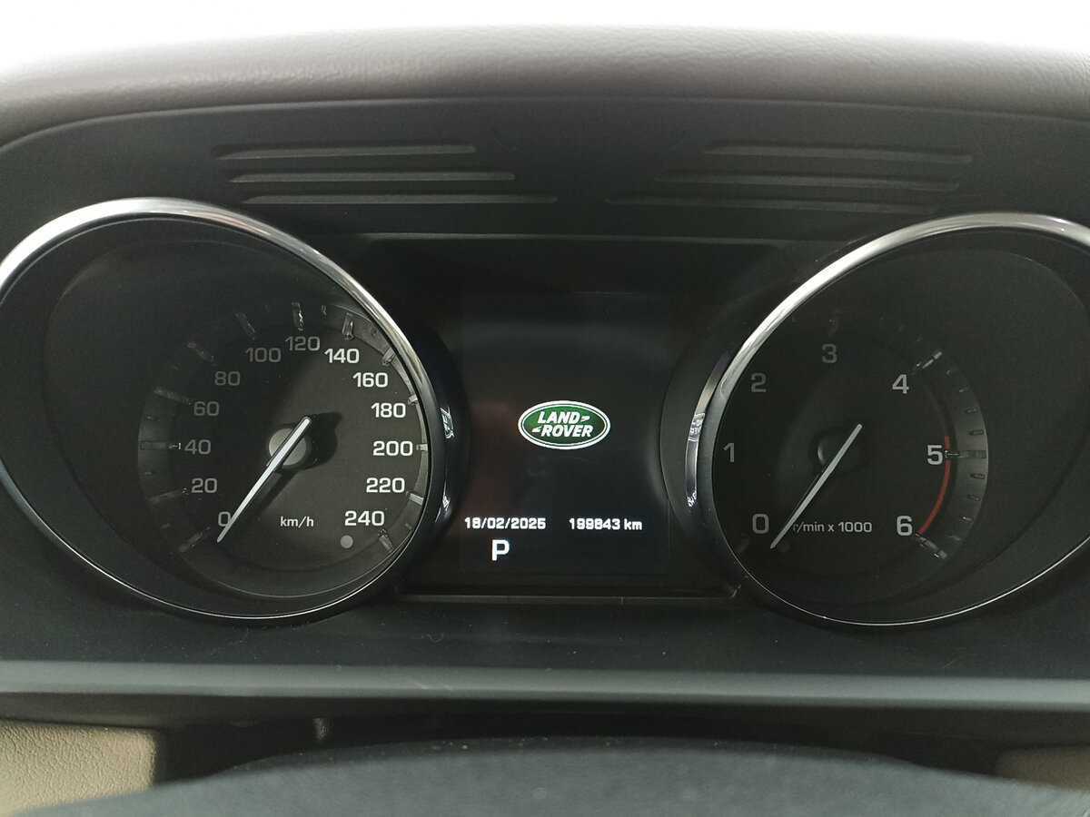 Land Rover Range Rover Sport 2015 года с пробегом. Фото: #12