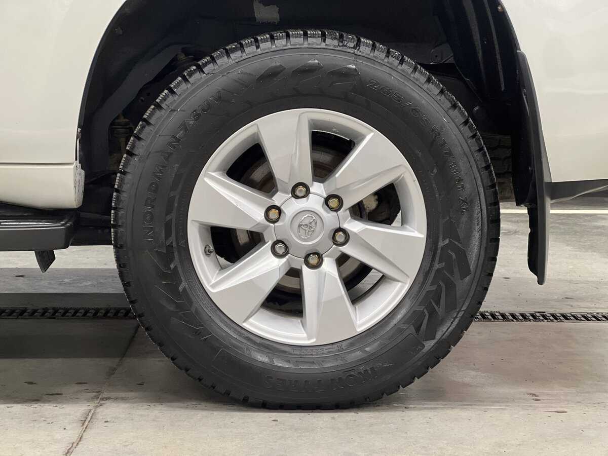 Toyota Land Cruiser Prado 2019 года с пробегом. Фото: #17
