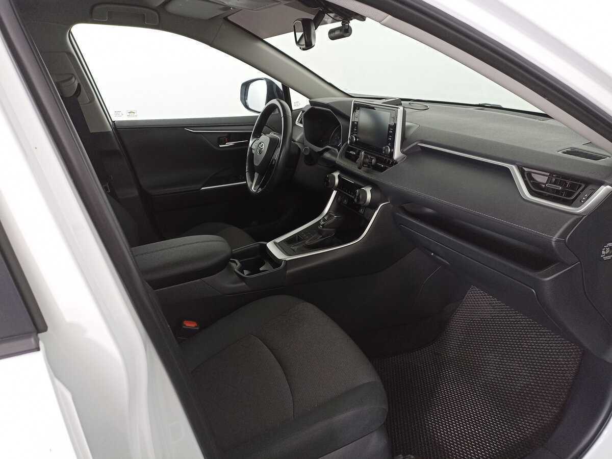 Toyota RAV4 2021 года с пробегом. Фото: #10