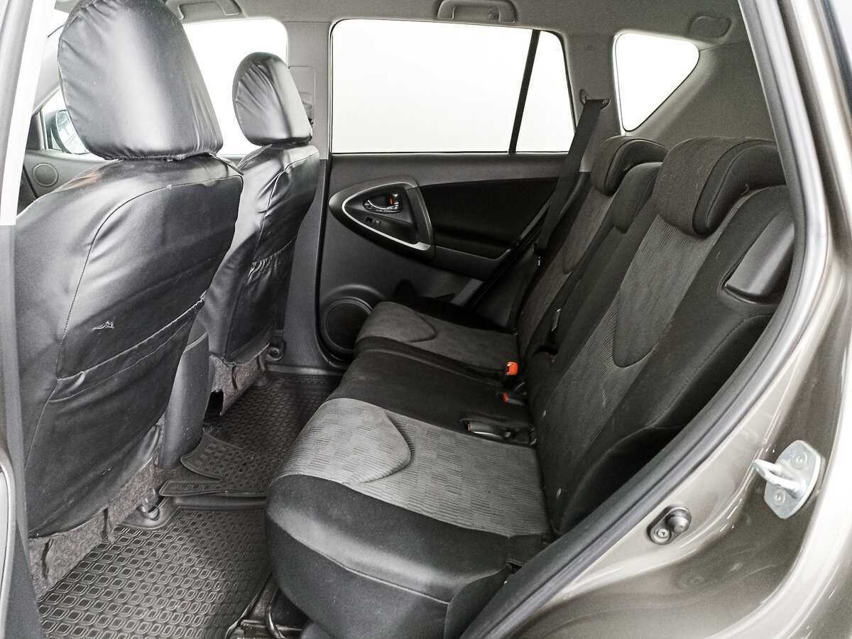 Toyota RAV4 2011 года с пробегом. Фото: #9