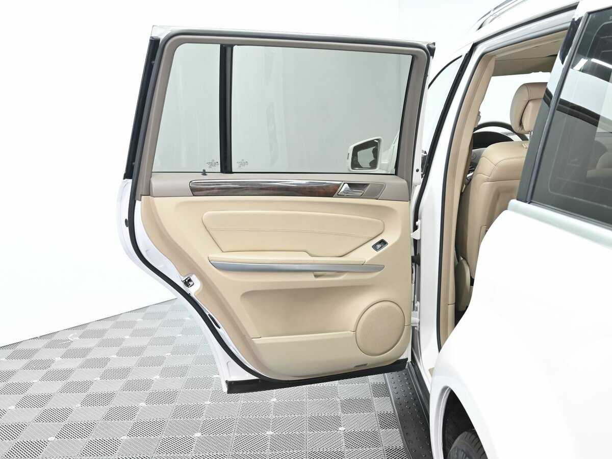 Mercedes-Benz GL-Класс 2010 года с пробегом. Фото: #17