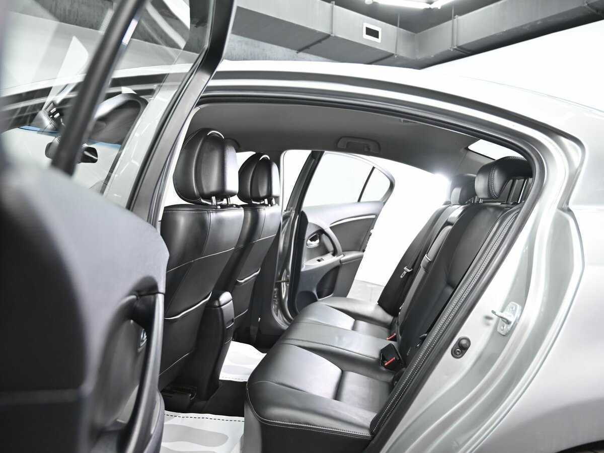 Toyota Avensis 2011 года с пробегом. Фото: #11