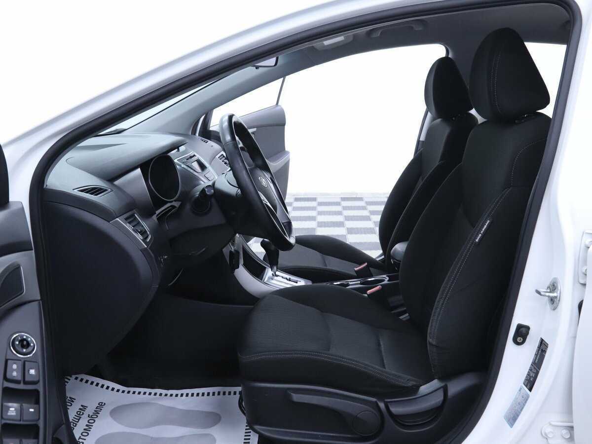 Hyundai Elantra 2011 года с пробегом. Фото: #5