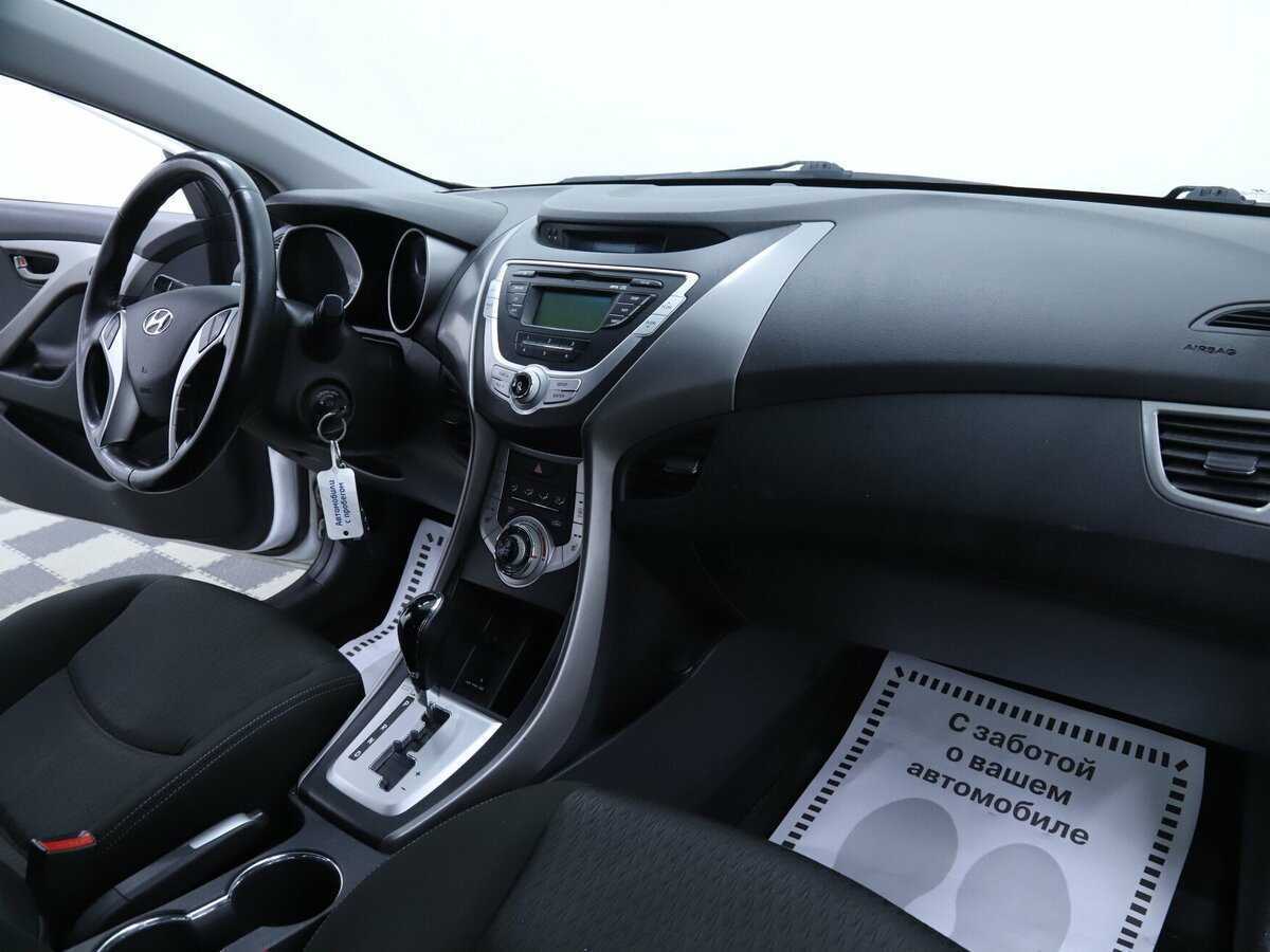 Hyundai Elantra 2011 года с пробегом. Фото: #10