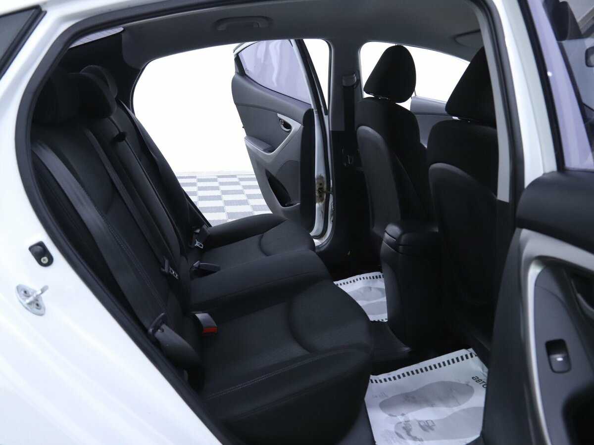 Hyundai Elantra 2011 года с пробегом. Фото: #11