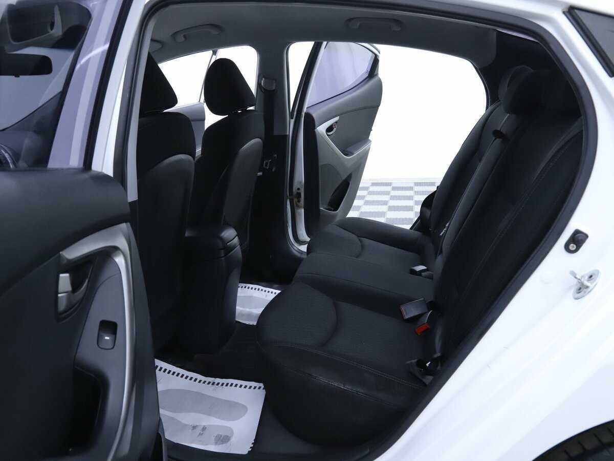 Hyundai Elantra 2011 года с пробегом. Фото: #12