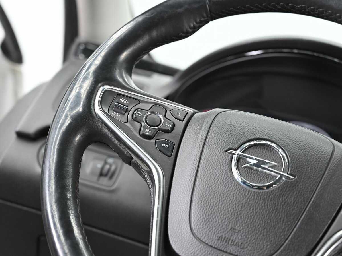 Б/У Опель Инсигния 2014 года. Фото: #8