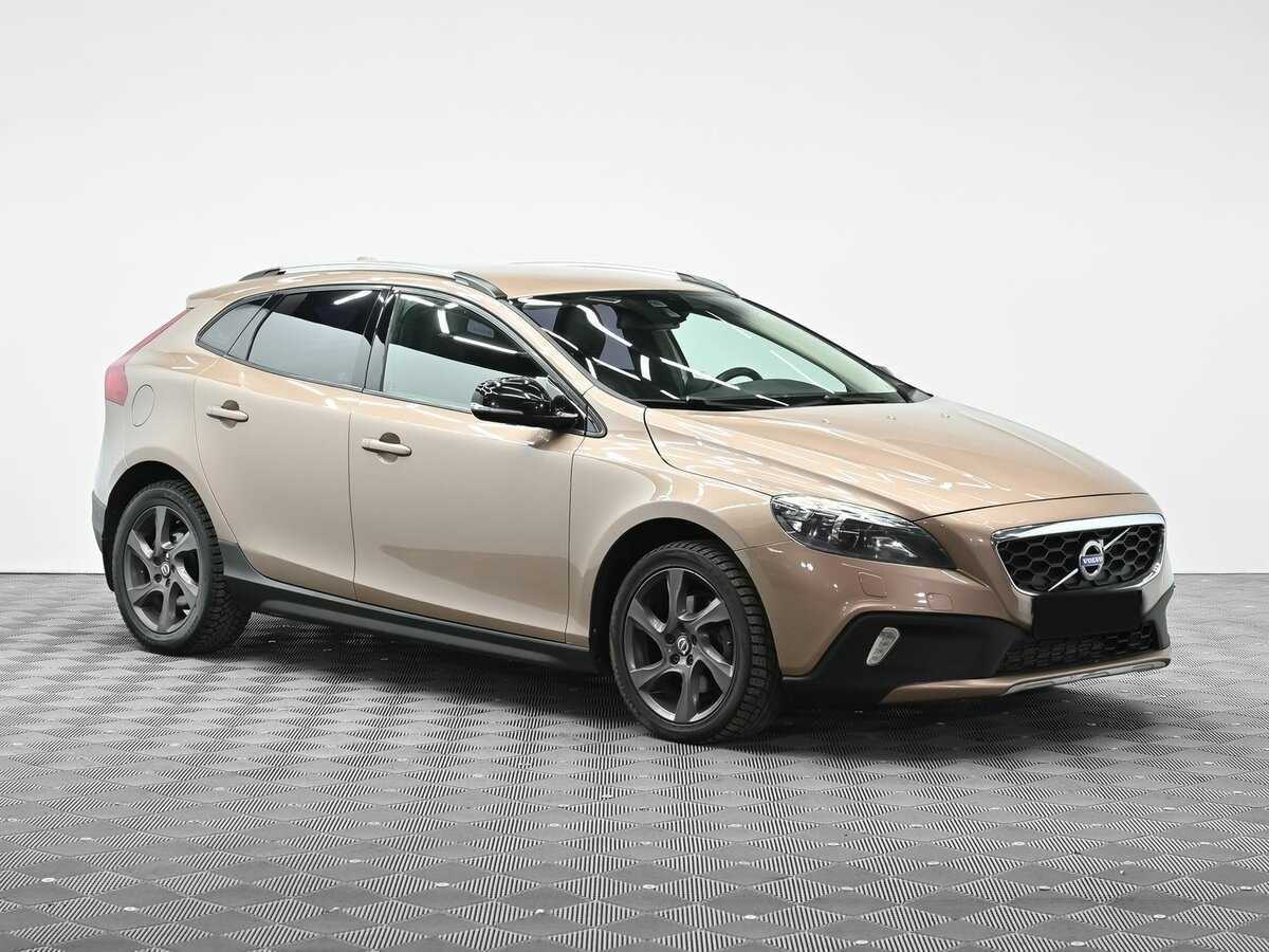 Volvo V40 2014 года с пробегом. Фото: #1