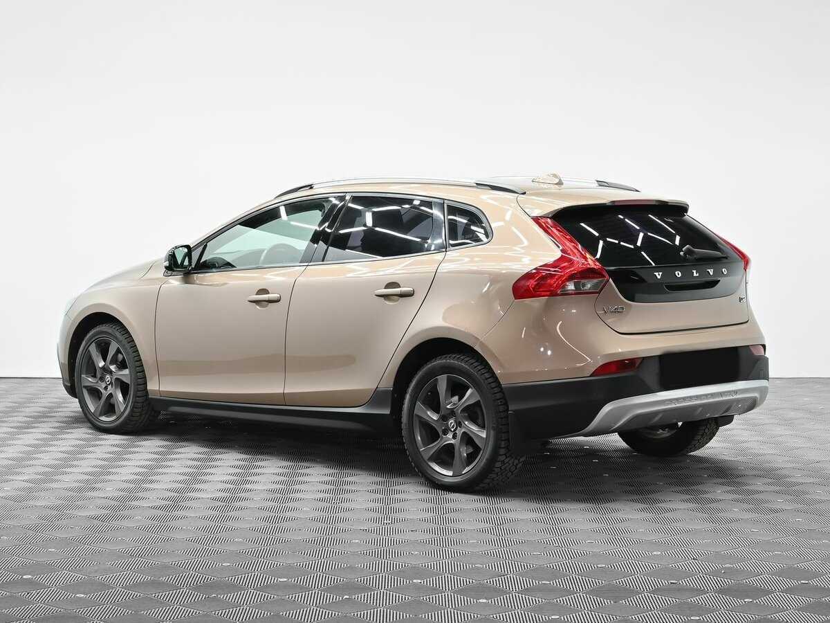 Volvo V40 2014 года с пробегом. Фото: #2