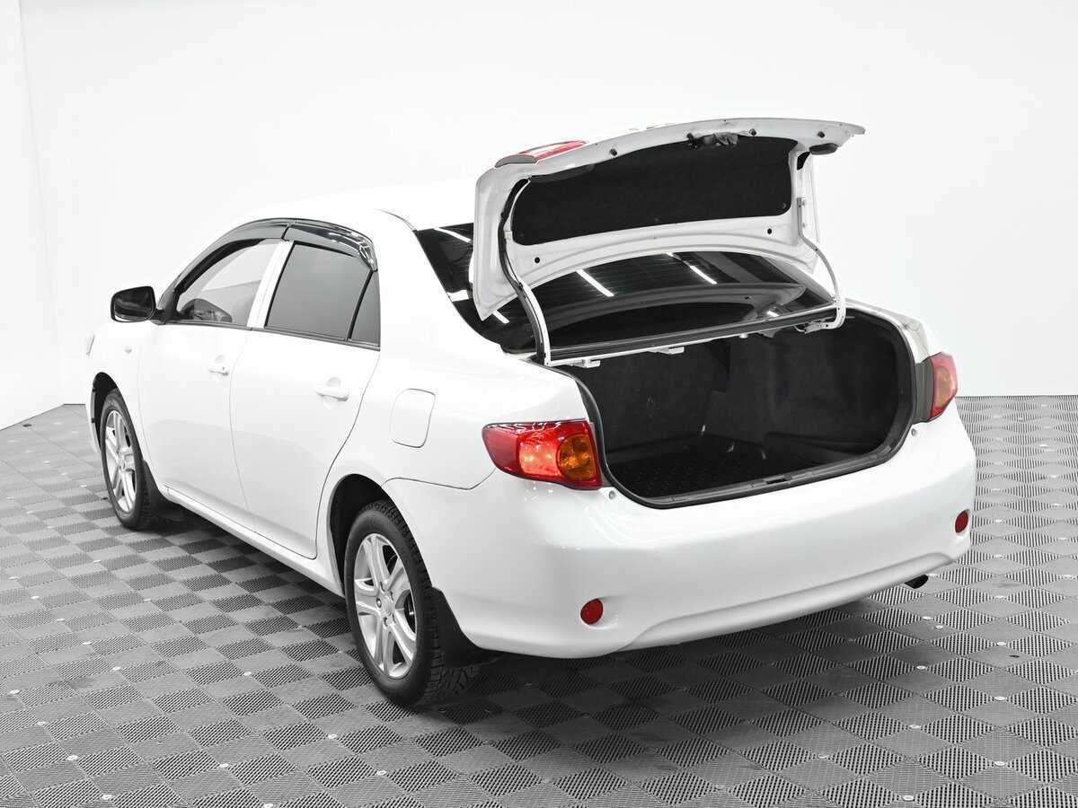 Toyota Corolla 2010 года с пробегом. Фото: #4