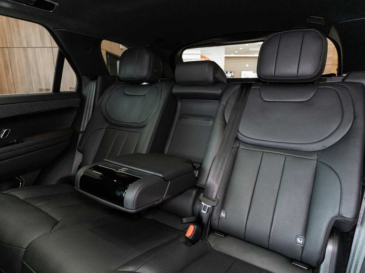 Land Rover Range Rover Sport 2024 года с пробегом. Фото: #21