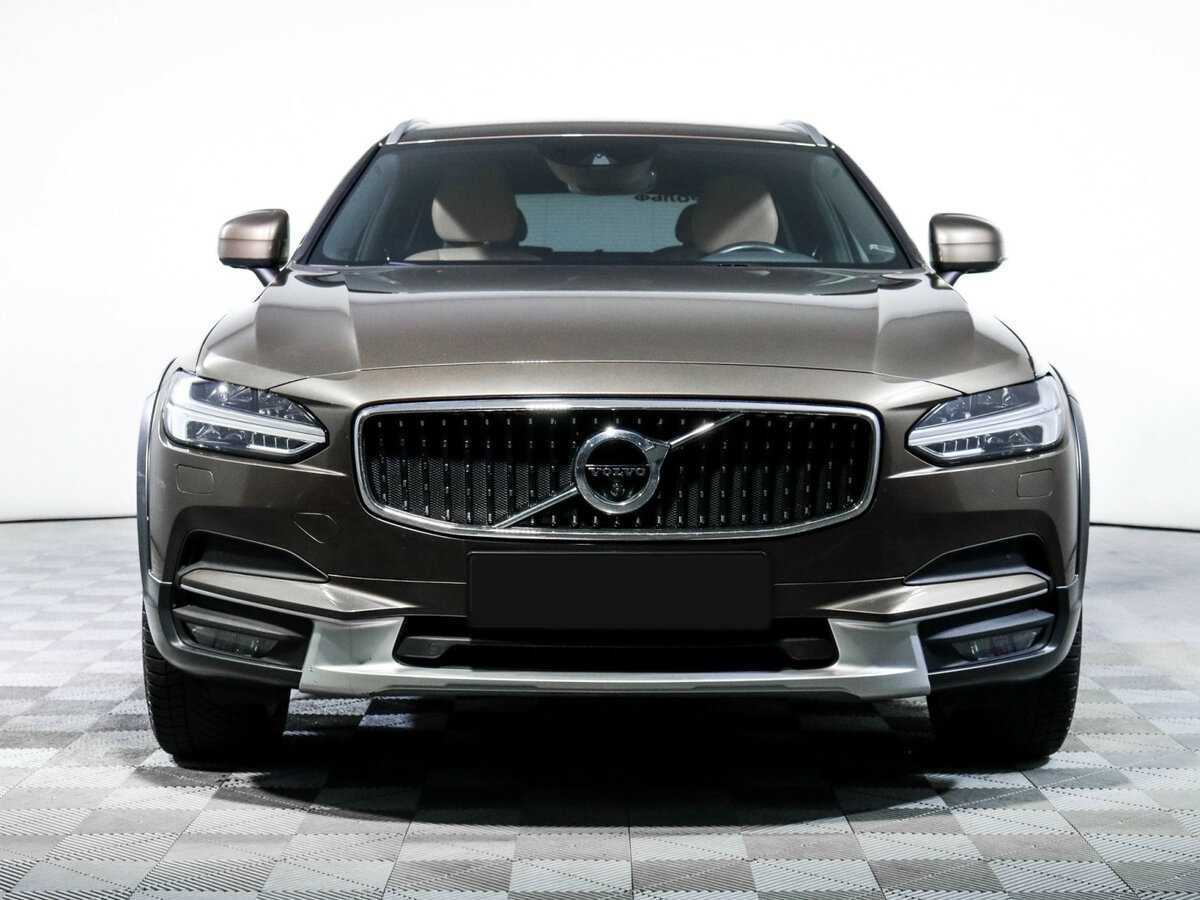 Volvo V90 Cross Country 2017 года с пробегом. Фото: #1