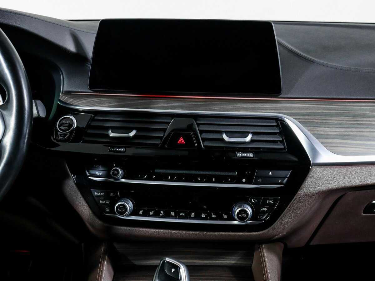 BMW 5 серии 2018 года с пробегом. Фото: #12