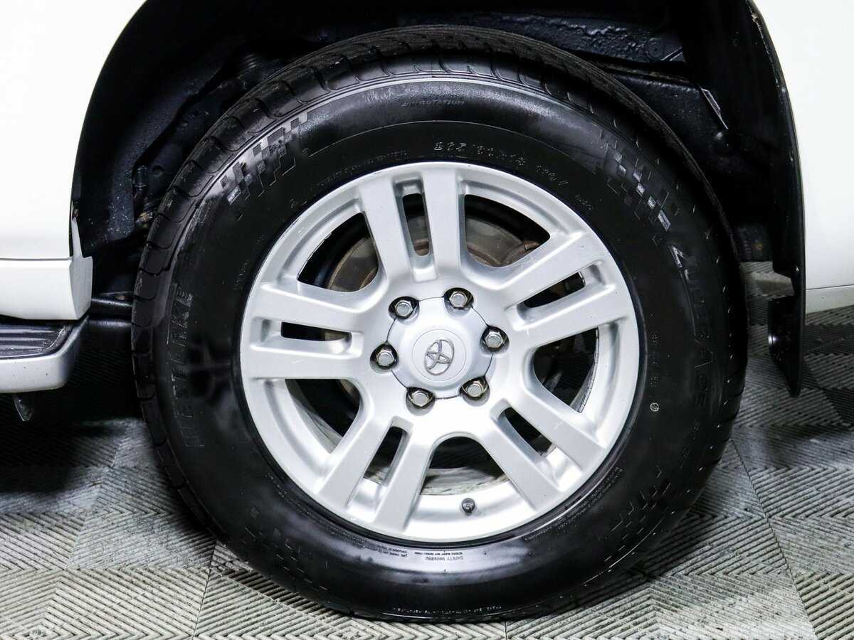 Toyota Land Cruiser Prado 2010 года с пробегом. Фото: #11