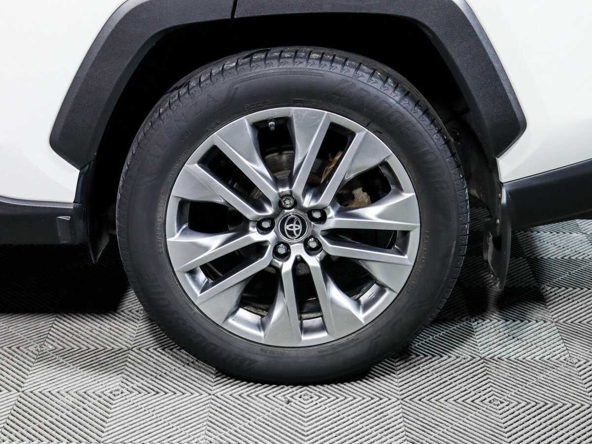 Toyota RAV4 2019 года с пробегом. Фото: #14