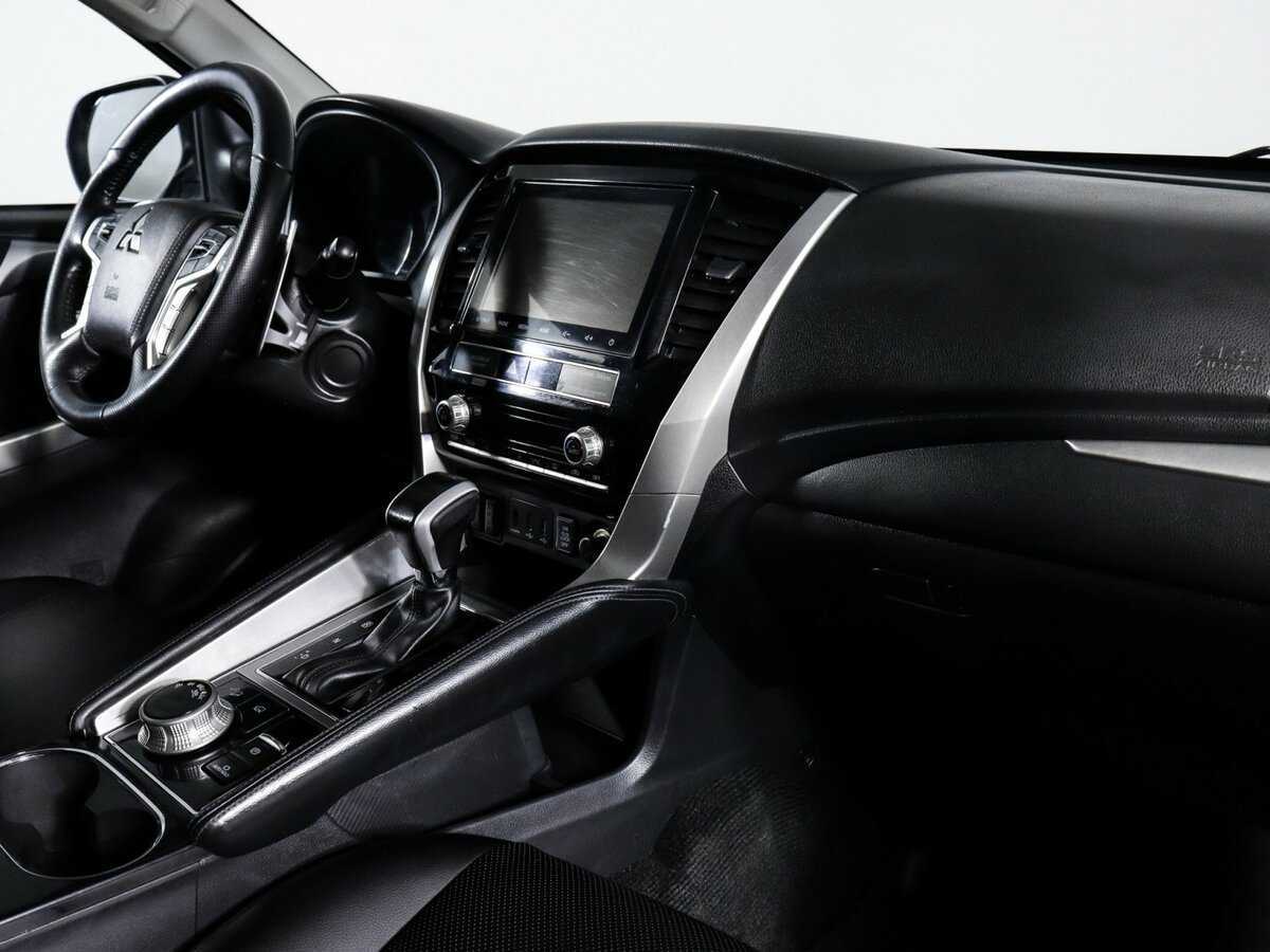 Mitsubishi Pajero Sport 2021 года с пробегом. Фото: #8