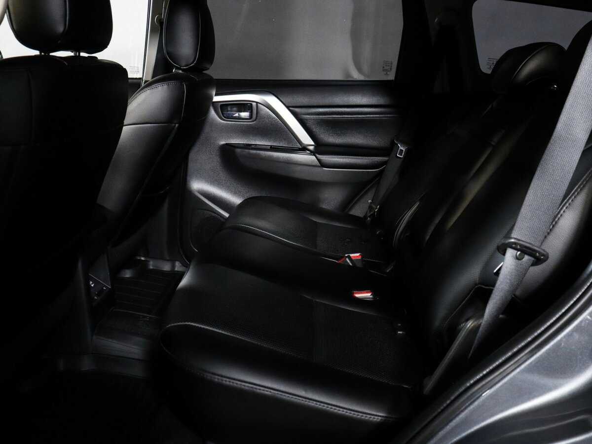 Mitsubishi Pajero Sport 2021 года с пробегом. Фото: #9