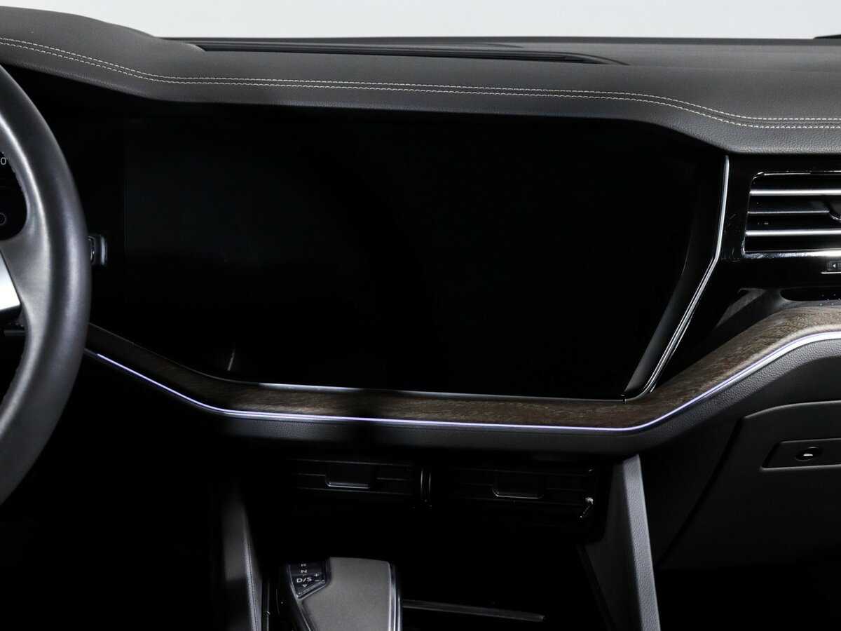 Volkswagen Touareg 2018 года с пробегом. Фото: #12